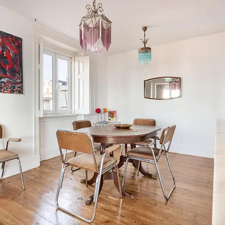 Joivy Cosy 2-bed Flat In Arroios Appartamento Lisbona